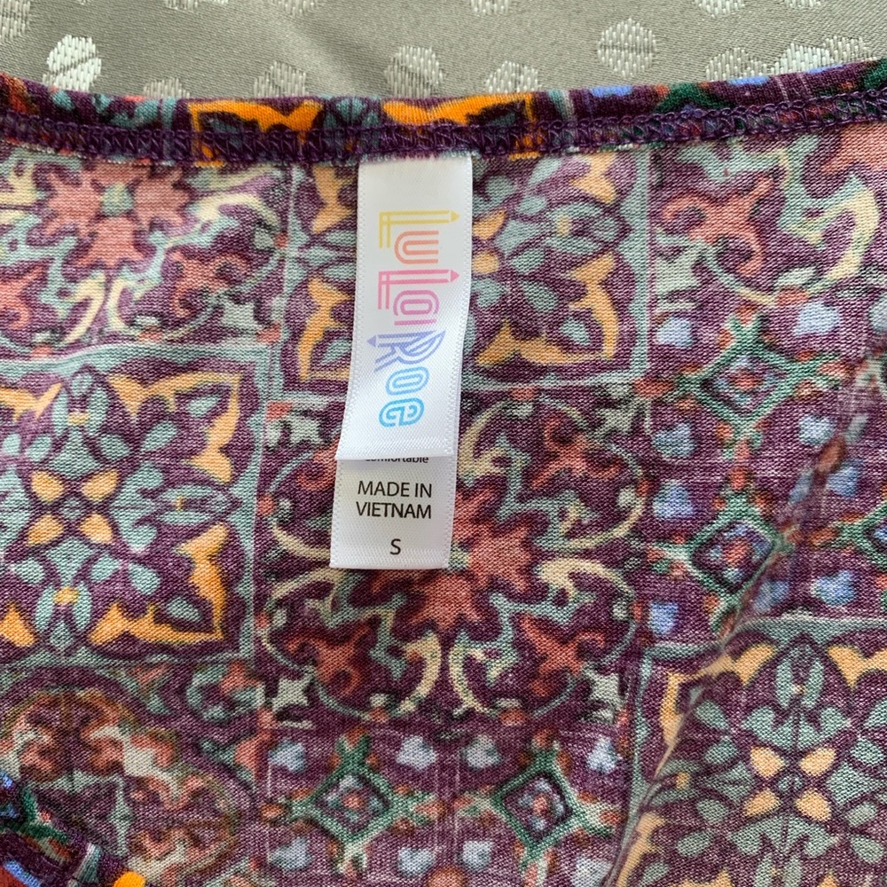 Lularoe Classic Tee - Picture 3 of 3